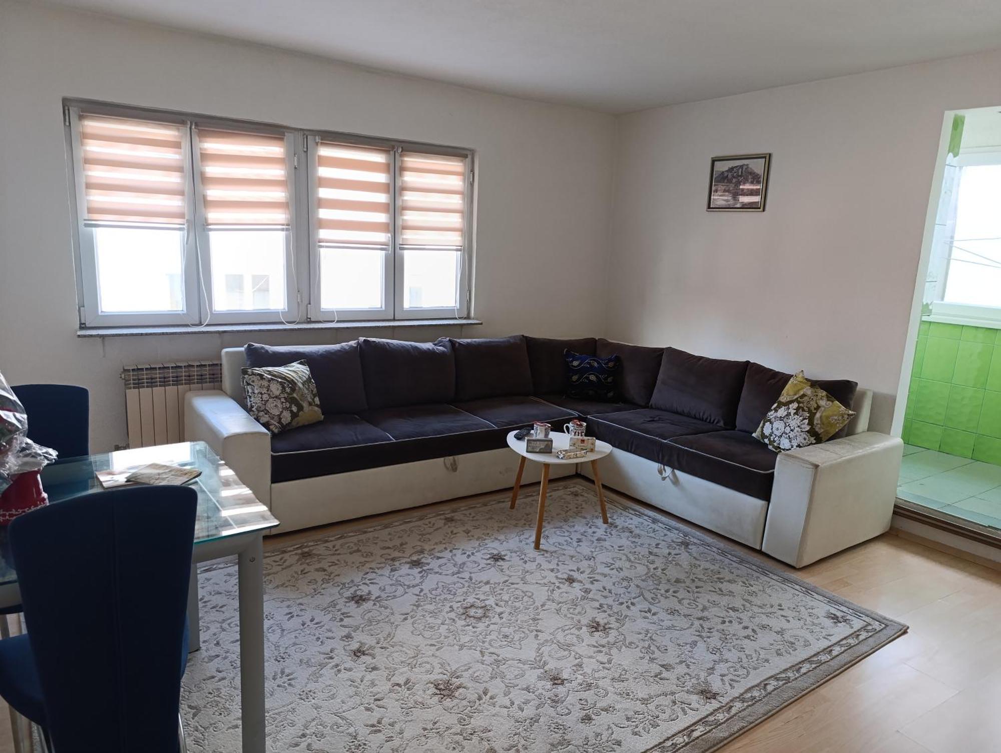 Old Town Apartment *
